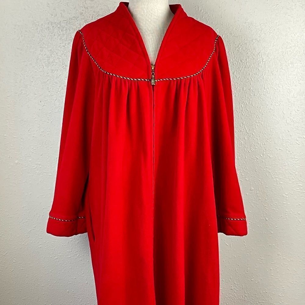 Pre-Owed Vanity Fair Womens Red Royal 👸 Robe Size L